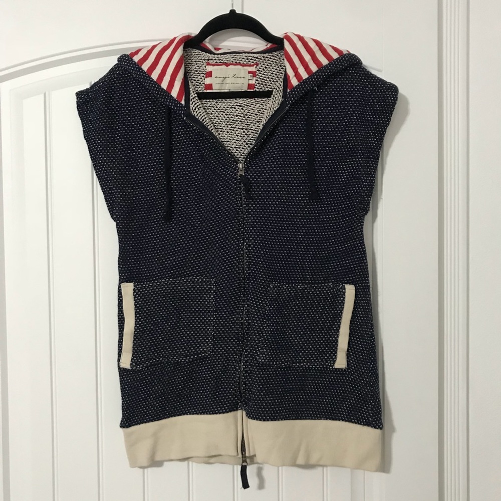 Evy's Tree crop sleeve hoodie